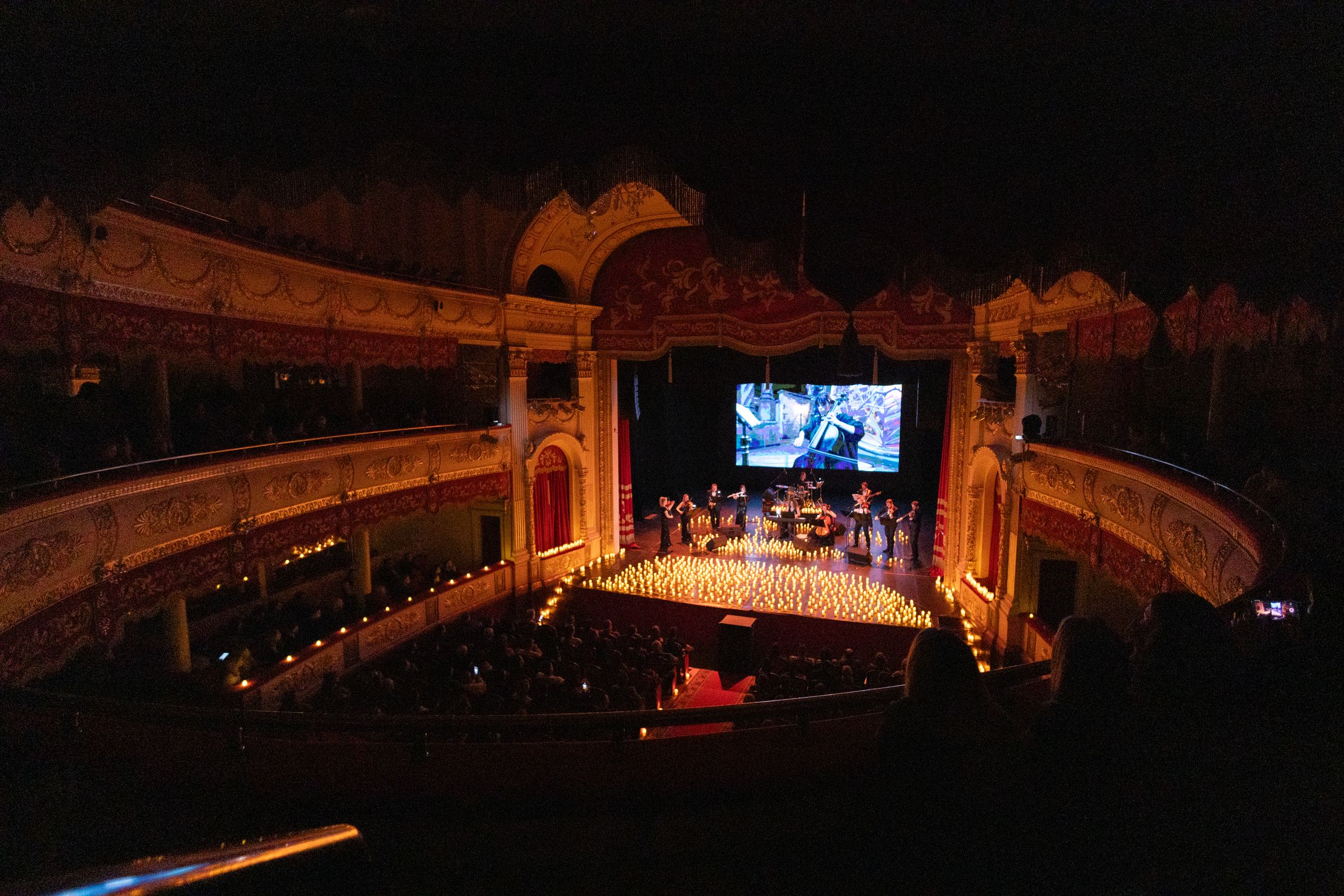 Концерт при свечах. Великие саундтреки от Людовика Эйнауди до Marvel и другие – афиша