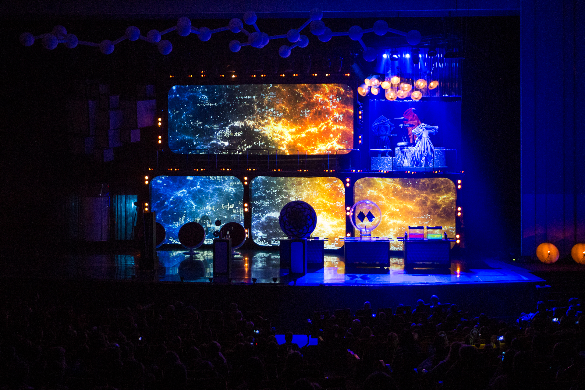 Научная елка Wow! How? – афиша