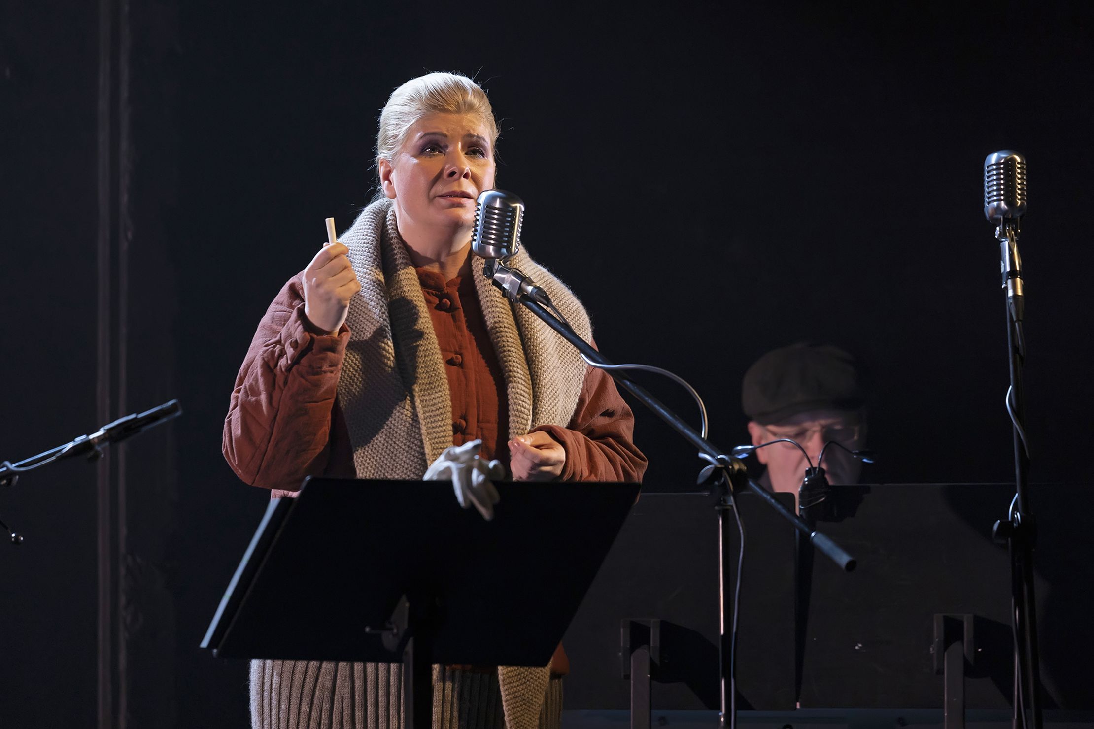 Раненый город – афиша