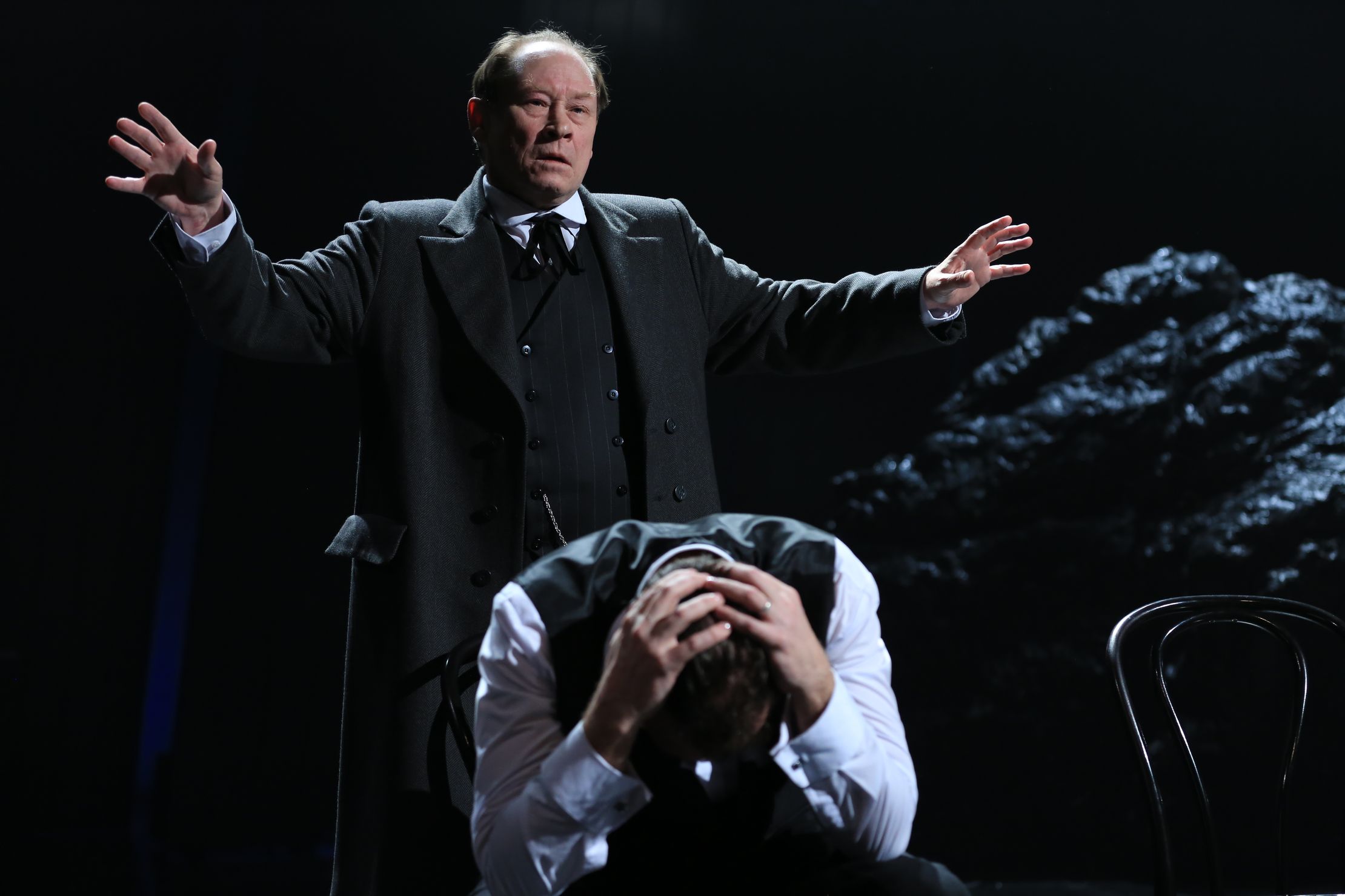 Одинокие – афиша