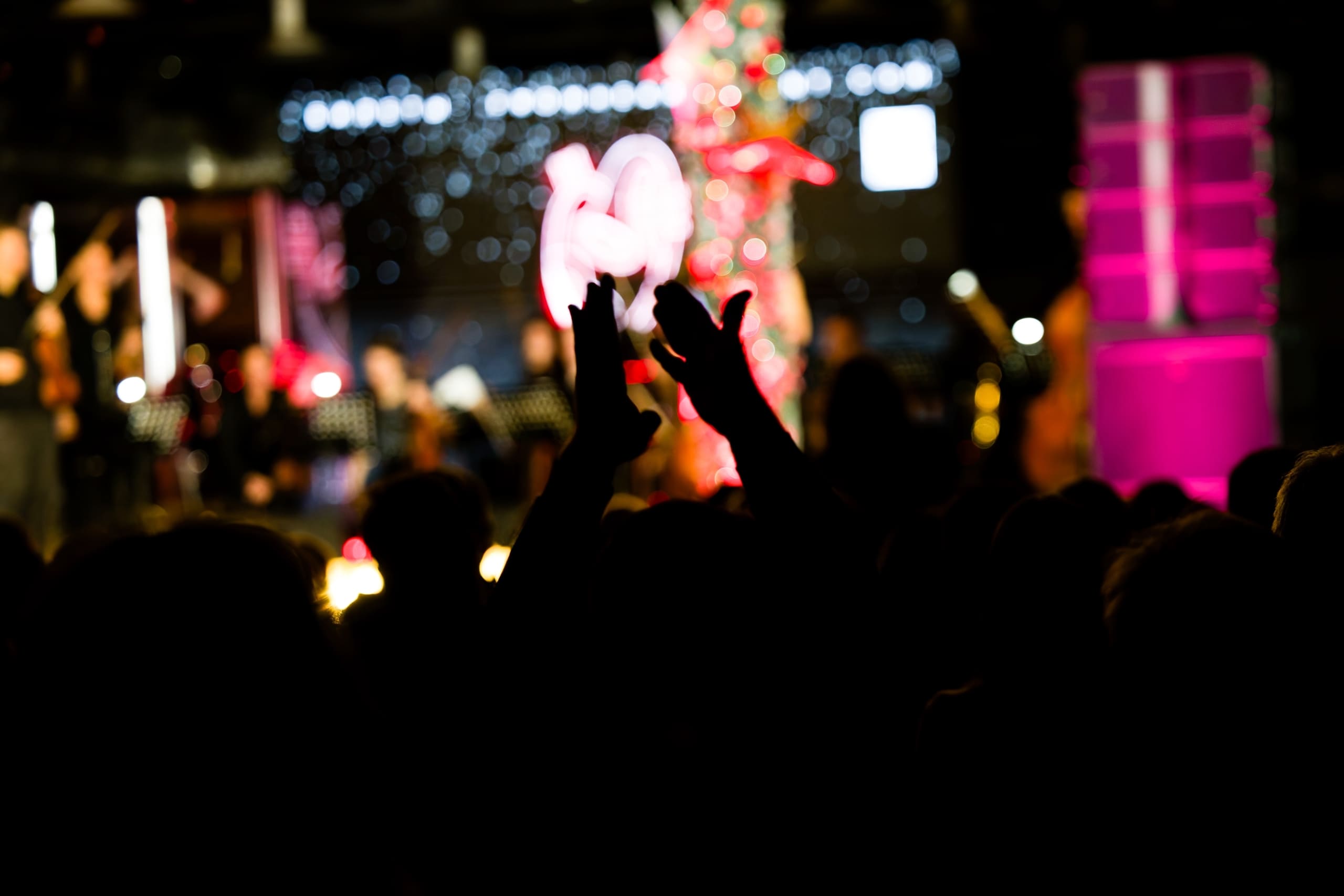 Рождественский концерт «Легенды русского рока на виолончелях» при свечах – афиша
