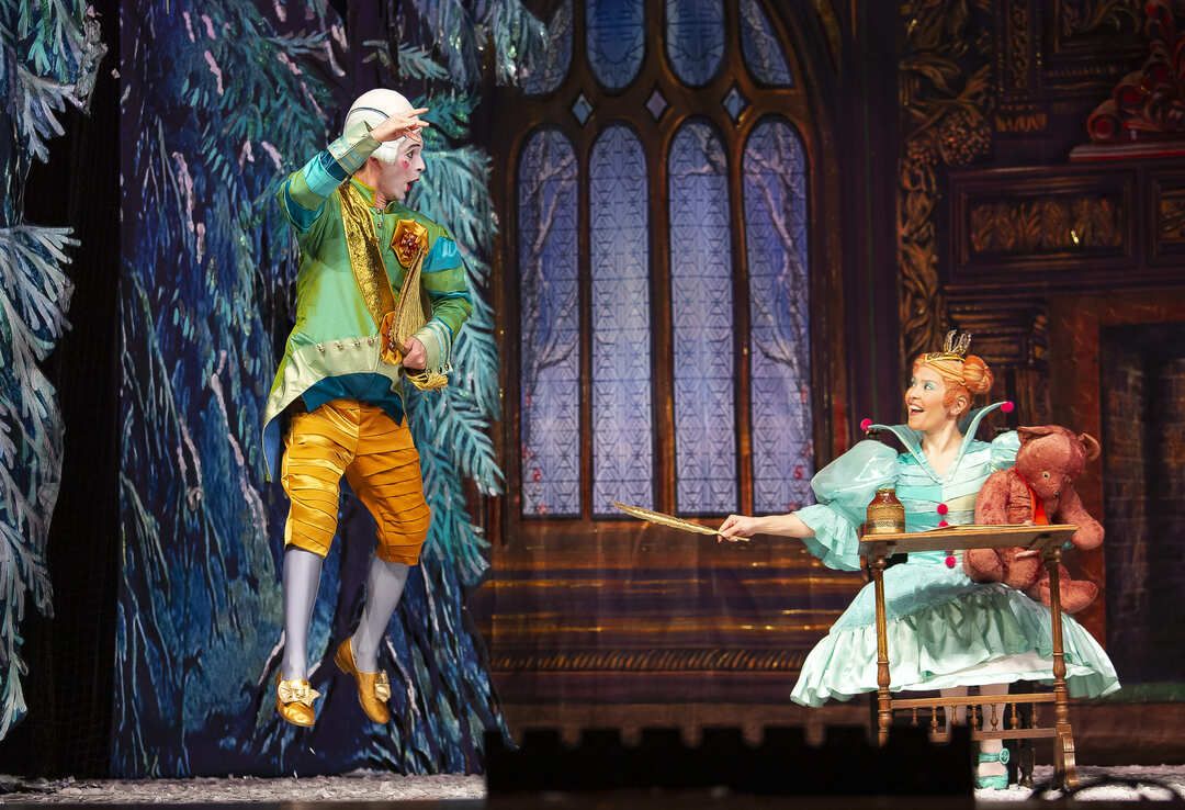 Двенадцать месяцев – афиша