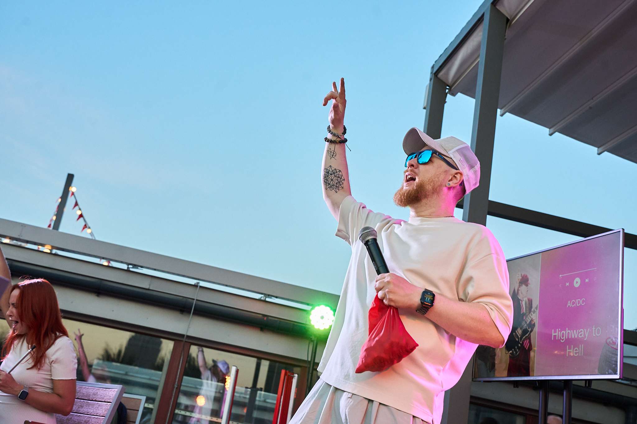 Музыкальное лото со стендап-комиком – афиша