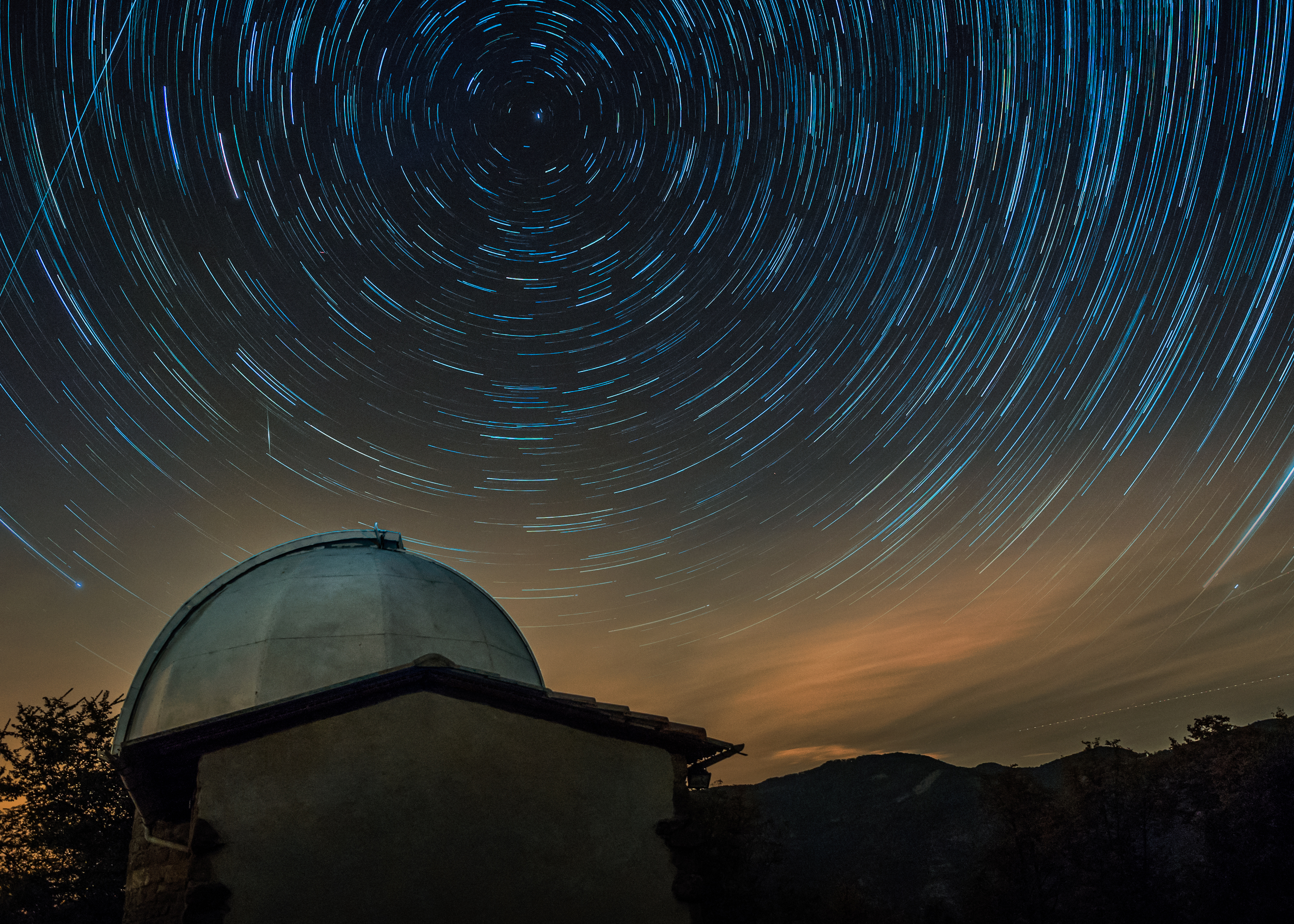 Обсерватория звенигород. 1 Мая 2022 года, из астрономической обсерватории в Абу-Даби..