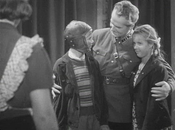 Николай Анненков – фото