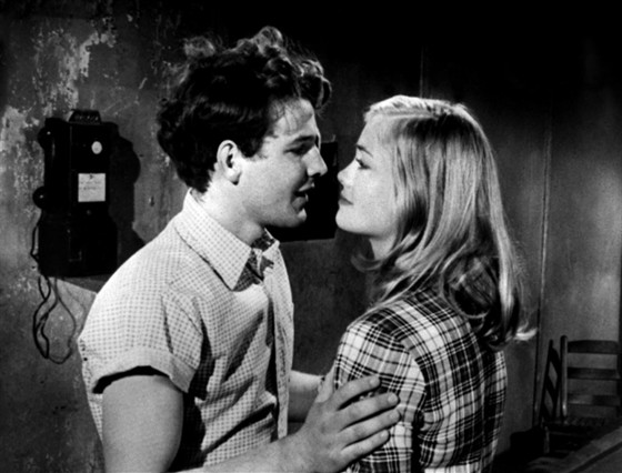 Тимоти Боттомс – фото